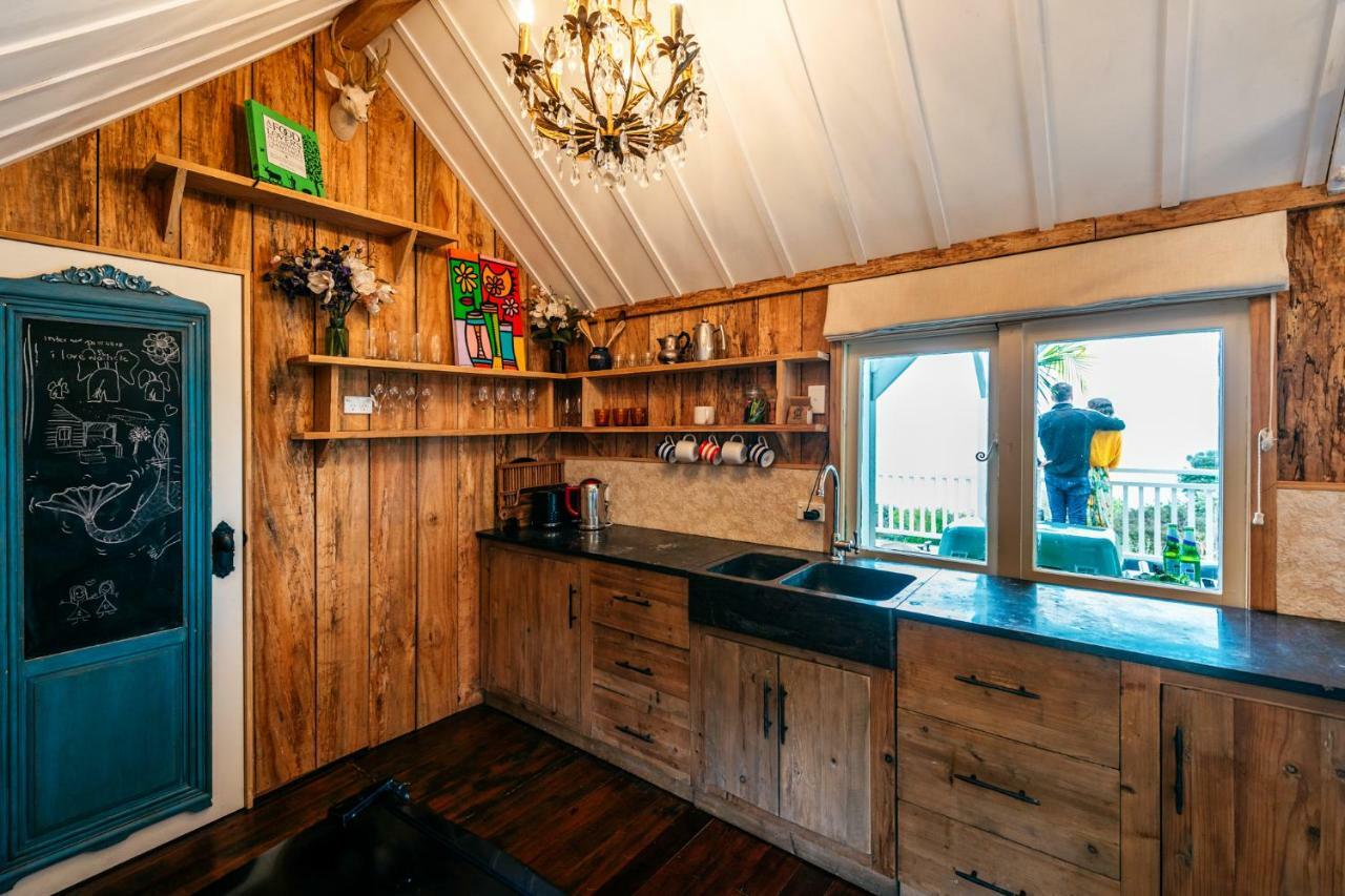 Willa The Settlers Hut Oneroa Zewnętrze zdjęcie